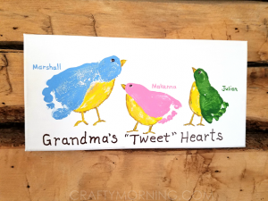 grandmas-tweet-hearts-kids-footprint-craft